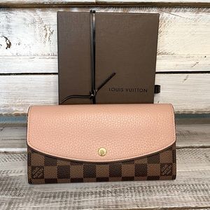 LOUIS VUITTON
Damier Ebene Normandy Wallet Magnolia